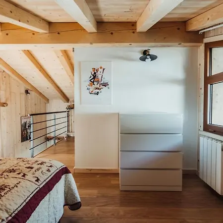 호텔 Chalet With Mountain View And 2 Min Walk From The City Center