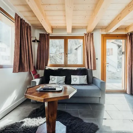 Chalet With Mountain View And 2 Min Walk From The City Center 호텔 3*