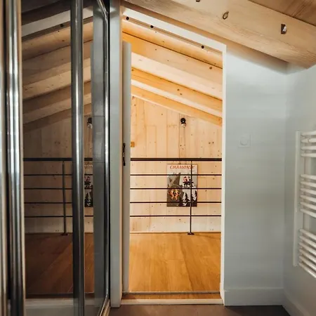 호텔 Chalet With Mountain View And 2 Min Walk From The City Center 3*