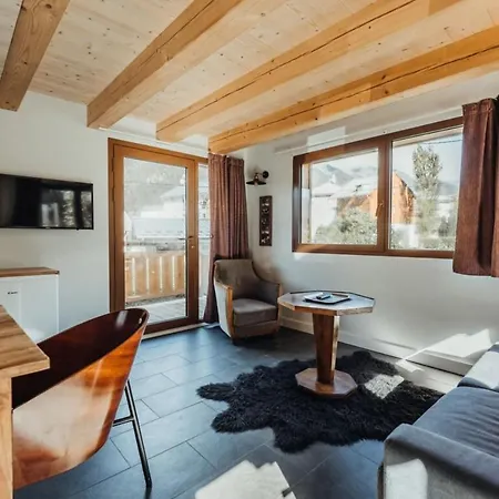 호텔 Chalet With Mountain View And 2 Min Walk From The City Center