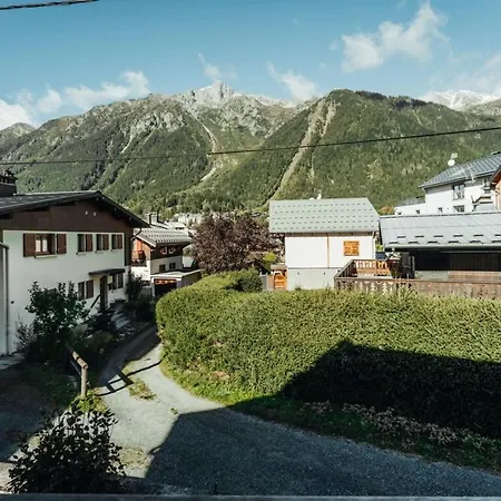 Chalet With Mountain View And 2 Min Walk From The City Center 호텔 샤모니